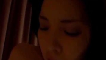 Reiko Hanasaki con jugosas tetas chupa polla