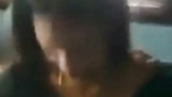 India Caliente Caliente desi tía toma su sari apagado y luego chupa la polla su devor parte 1-Wowmoyback