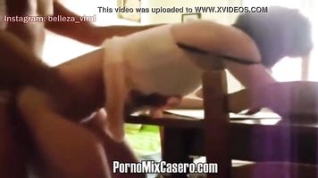 Follando con mi profesor después de clase | PornoMixCasero.com