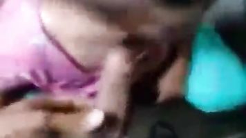 India desi bhabhi chupando la polla de su novio en el baño