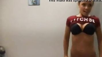 FLASHING EN EL BAÑO DE WALGREENS - COLLEGE INITIATION DARE