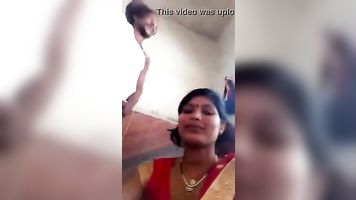 tía del pueblo con pujari